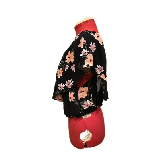 Torrid, Size 1X, Black Floral Crop Blouse - Picture 3 of 14